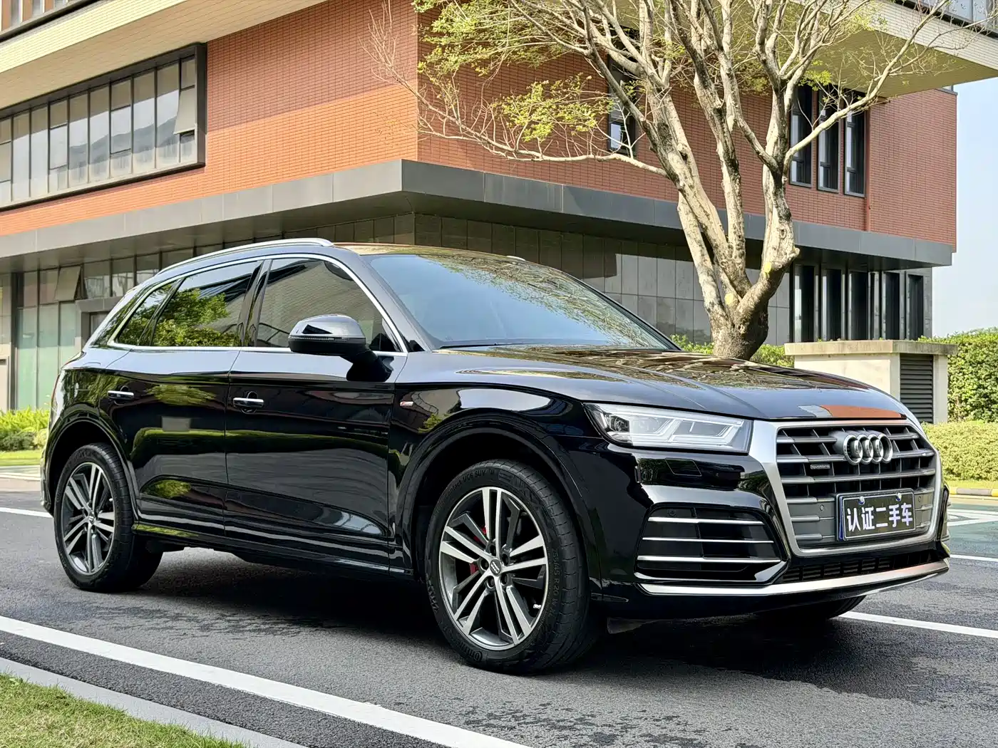 Audi Q5L 2020 Facelift 40 TFSI Honor Progressive фото 4