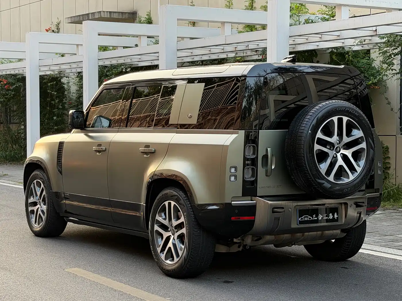 Фото 3 - Land Rover Defender