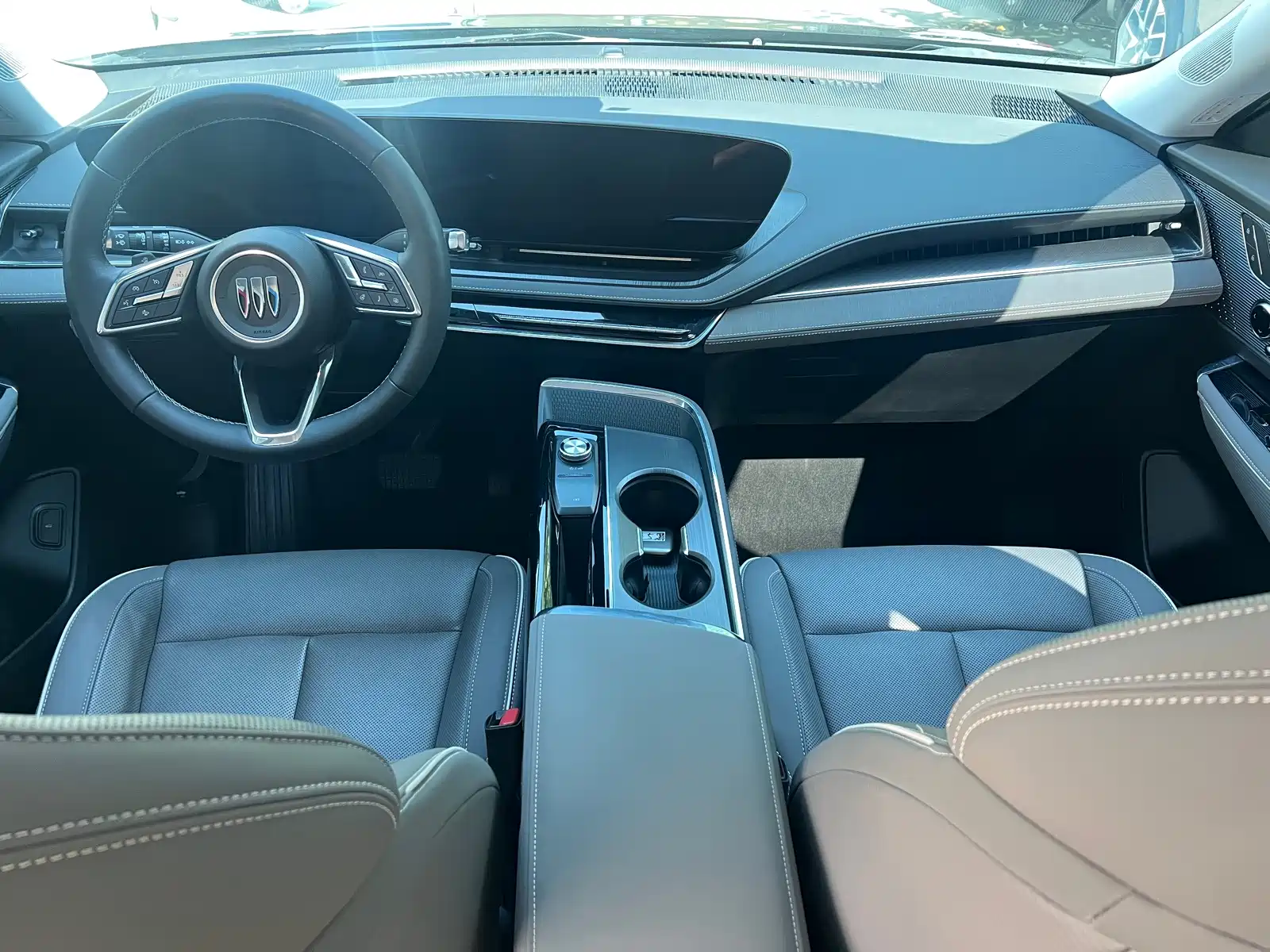 Фото 6 - Buick E5