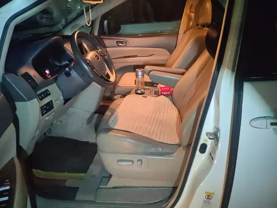 BYD M6 2015 2015 2.4L Automatic Luxury