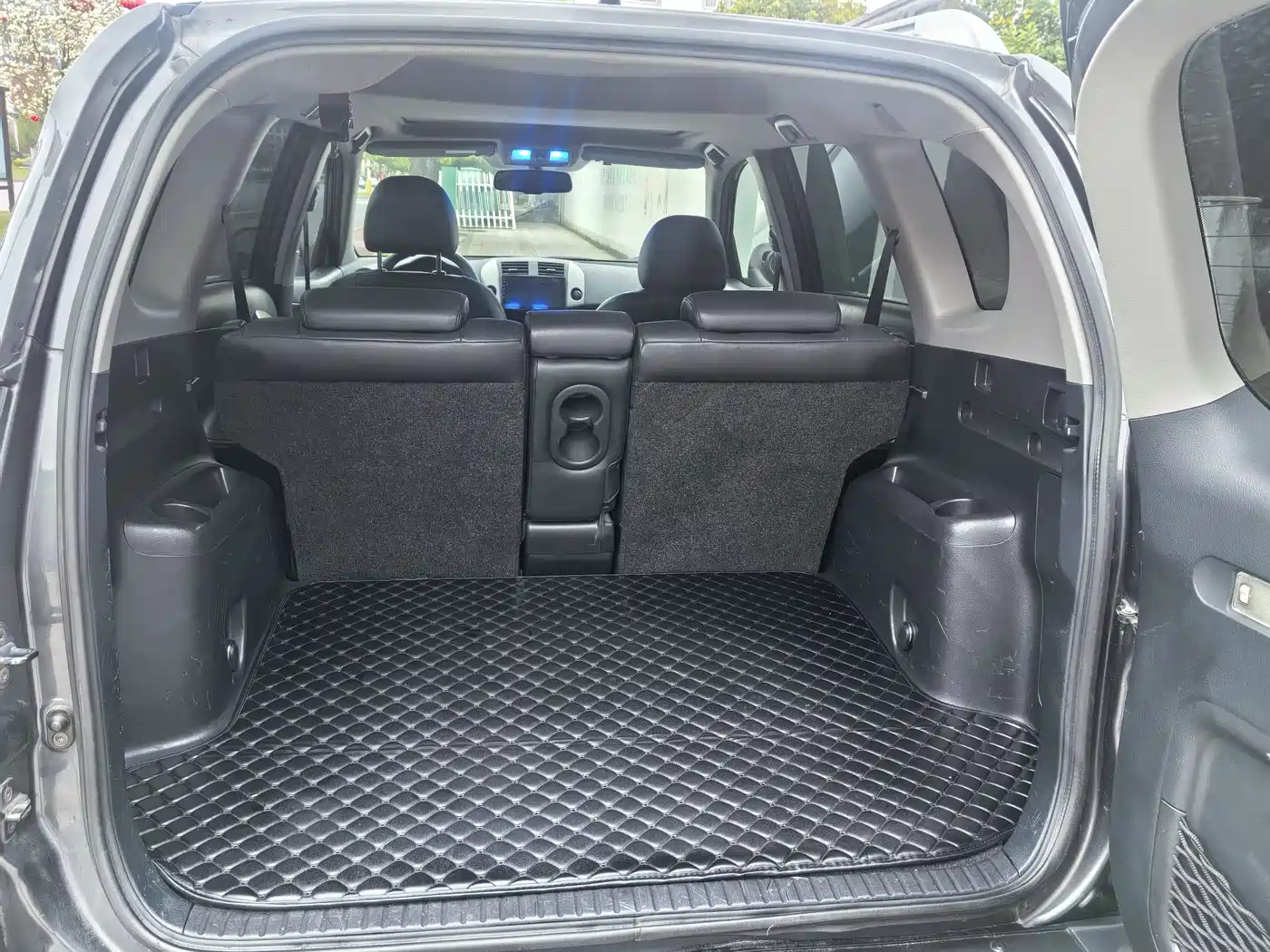 Toyota RAV4 Rongfang 2013 Special Edition 2.4L Auto AWD Prestige фото 7