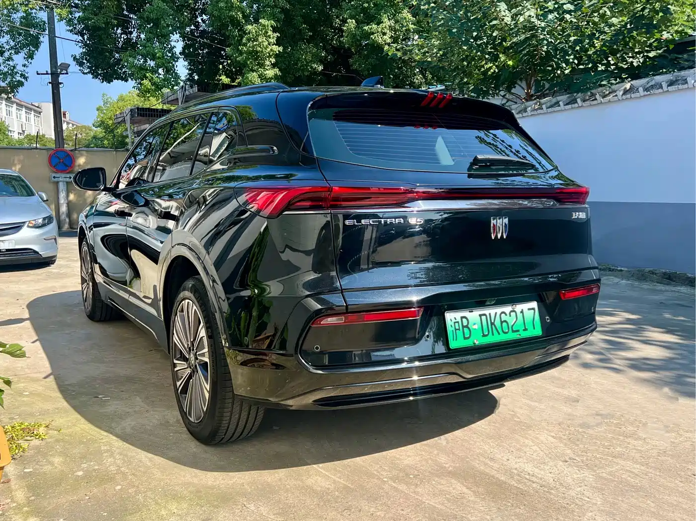 Buick E5 2023 2023 Premium Standard Range Edition