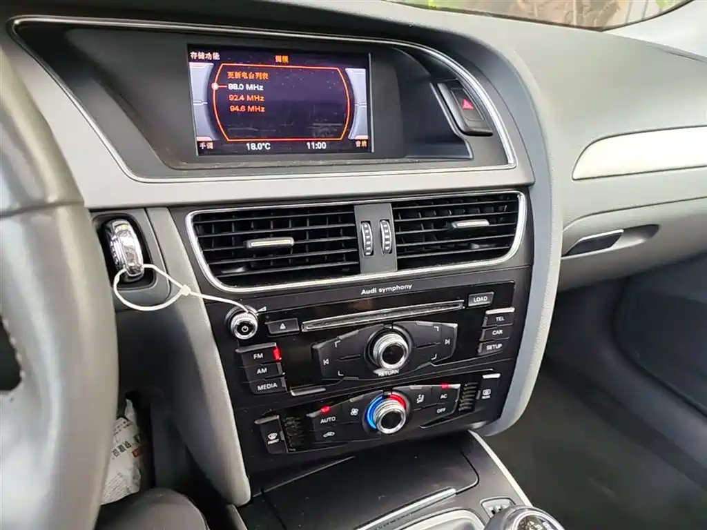 Audi A4L 2013 30 TFSI Manual Comfort фото 13