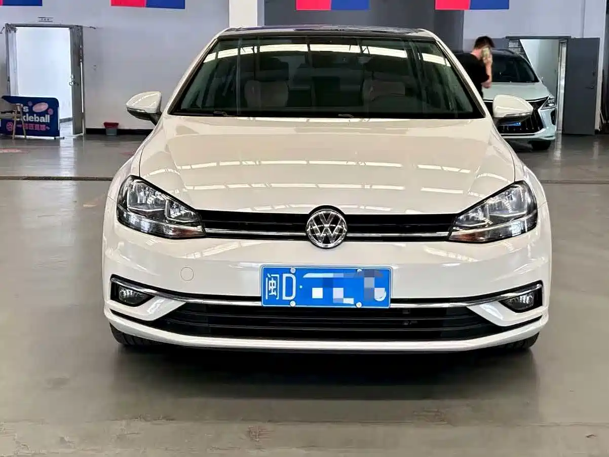 Volkswagen Golf 2020 Beloved Edition 280TSI DSG Luxury фото 2