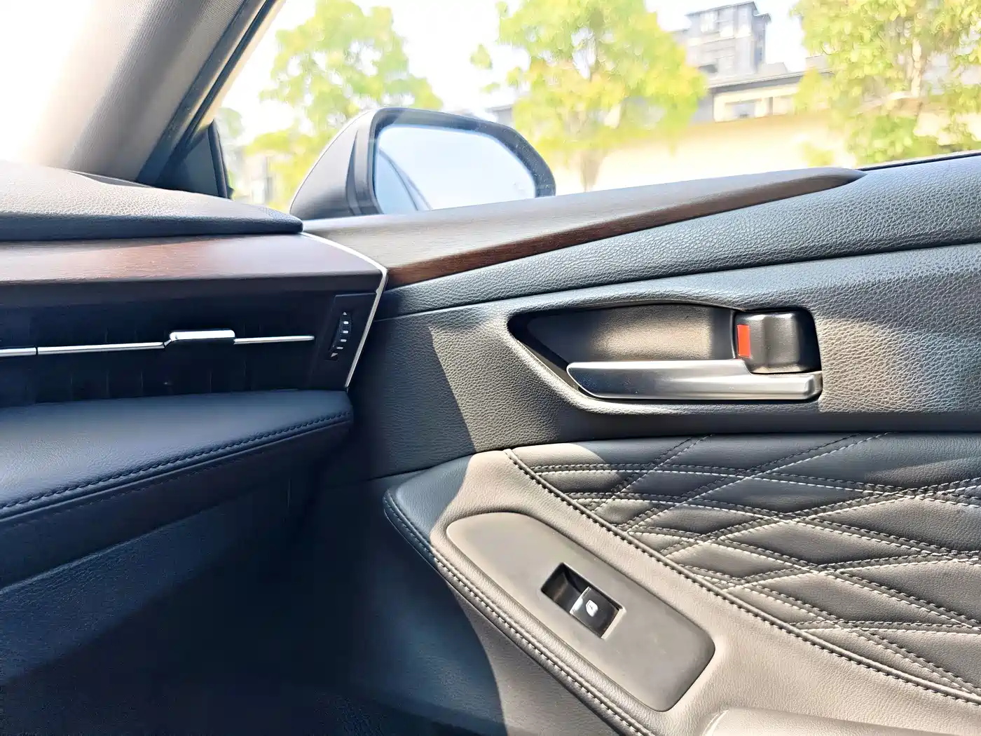 Toyota Avalon 2019 2.5L Touring Premium (China V) фото 24