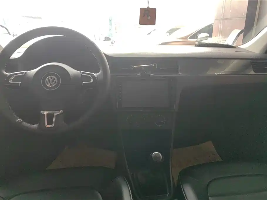 Volkswagen Santana 2015 1.4L Manual Trend Edition фото 12