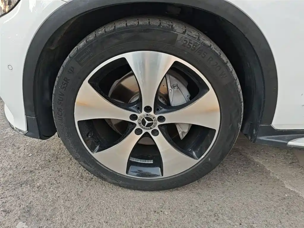 Mercedes-Benz GLC 2018 GLC 300 4MATIC Dynamic фото 23