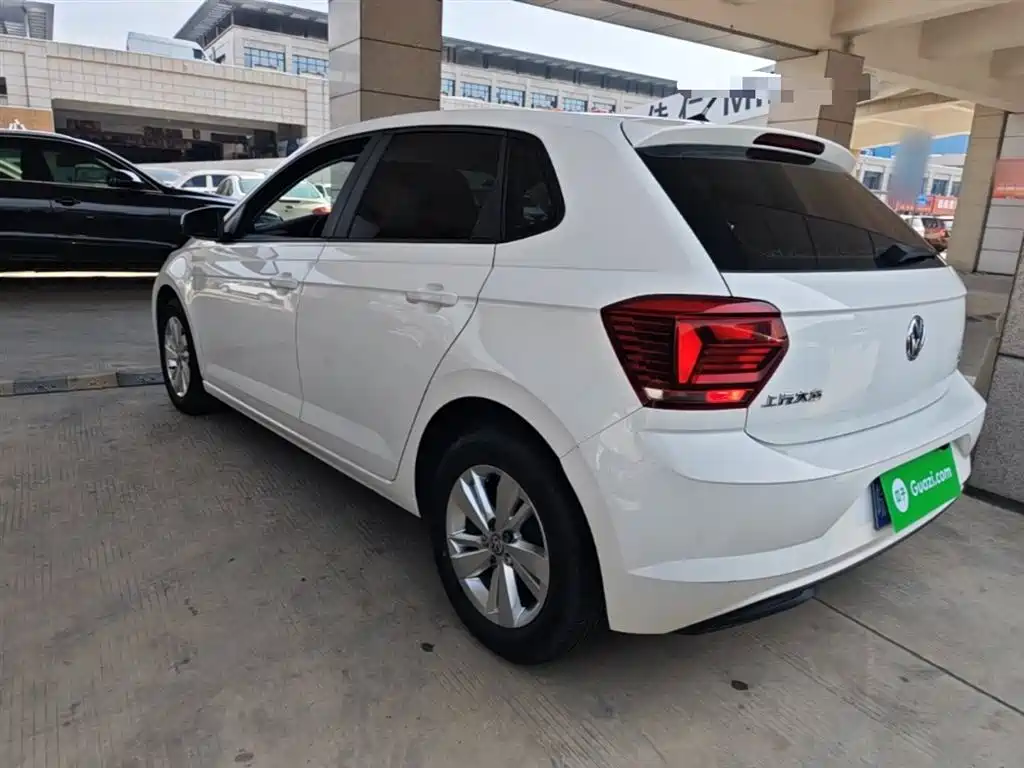 Volkswagen Polo 2019 Plus 1.5L Automatic Panorama Enjoyment Edition фото 5