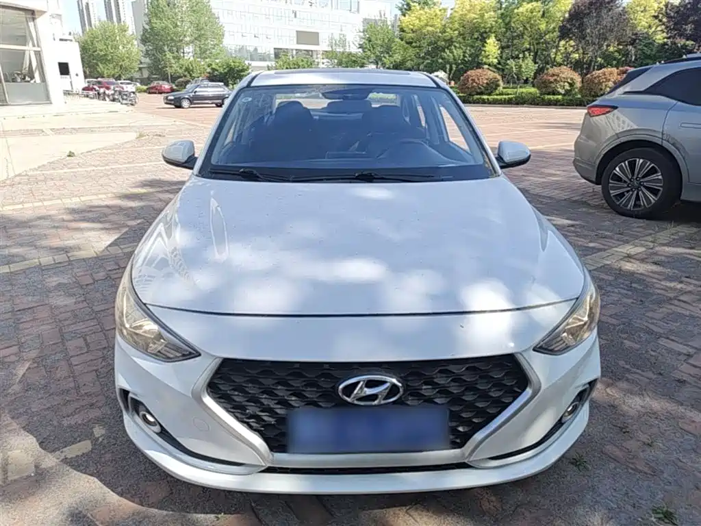 Hyundai Elantra 2017 1.6L Automatic Joy Value GLS фото 3