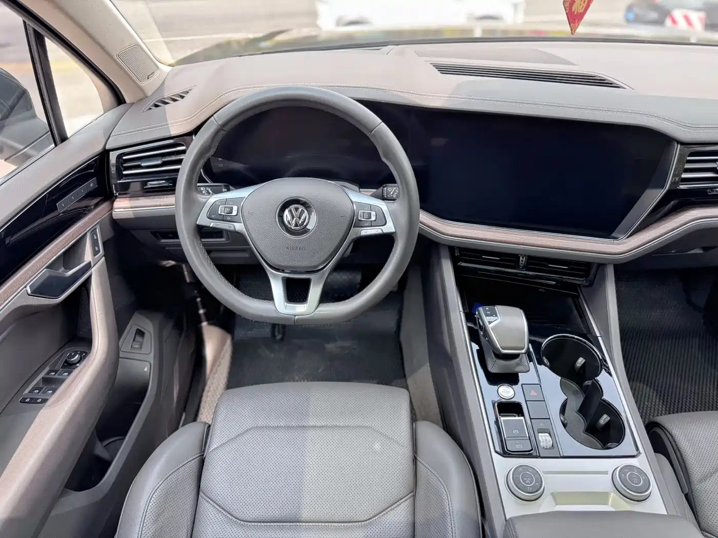 Volkswagen Touareg 2019 3.0TSI Sharp Edge Edition China VI фото 9
