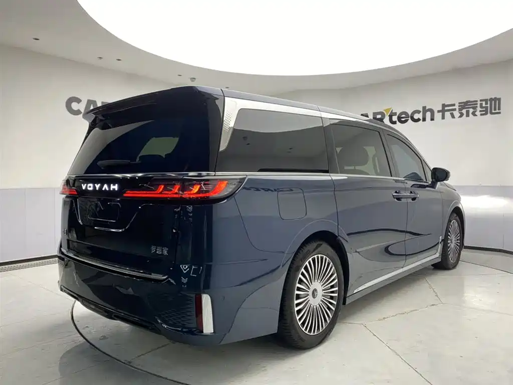 Voyah Auto Voyah Dreamer 2025 PHEV AWD Flagship Kunpeng Edition фото 5