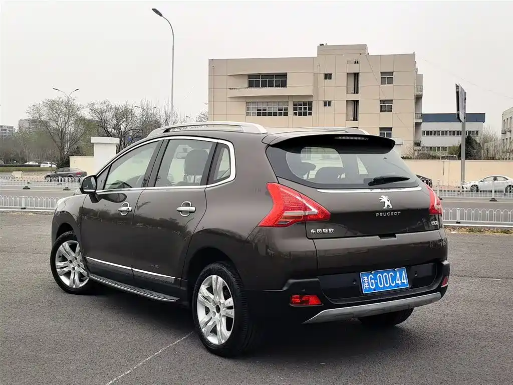 Peugeot 3008 2015 2.0L Automatic Classic Edition фото 6