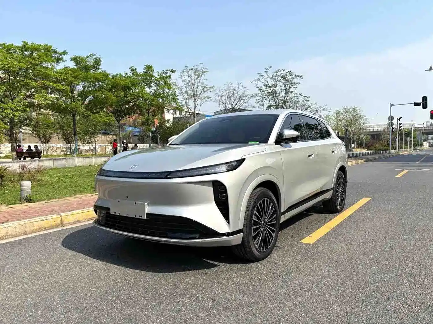 Dongfeng Aeolus L8 2025 Plug-in Hybrid