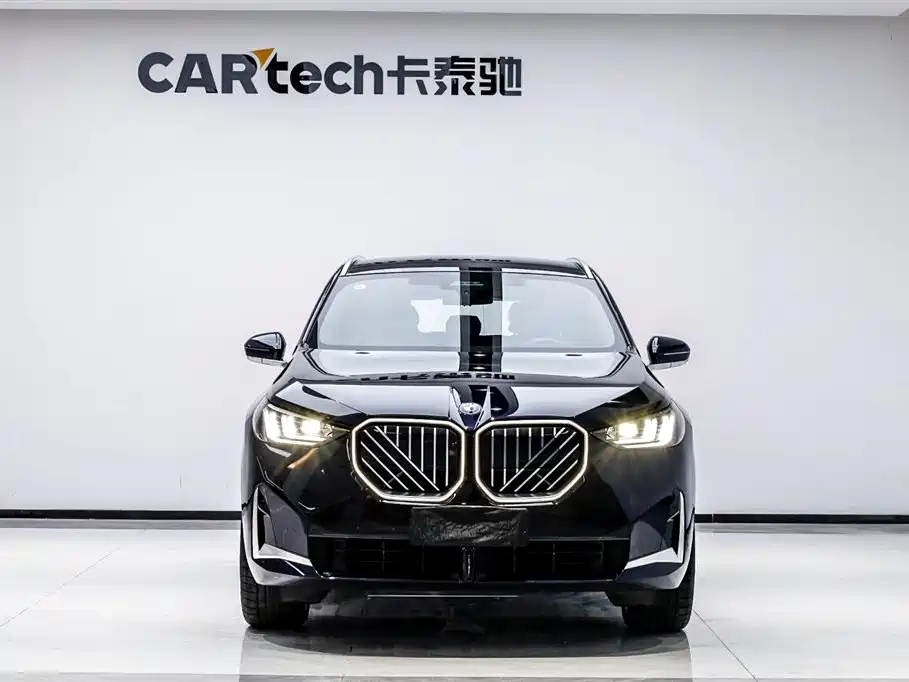 BMW X3 2025 xDrive30L Premium Model M Sport Black Package фото 2
