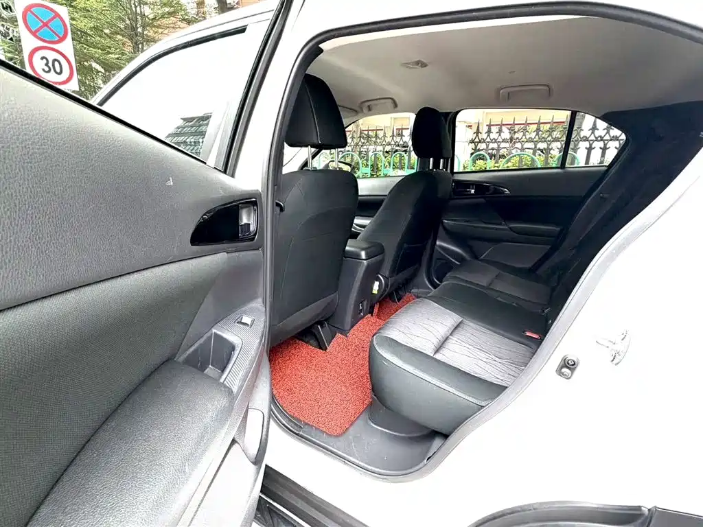 Mitsubishi Eclipse Cross 2018 1.5T CVT 2WD Fearless Edition фото 5