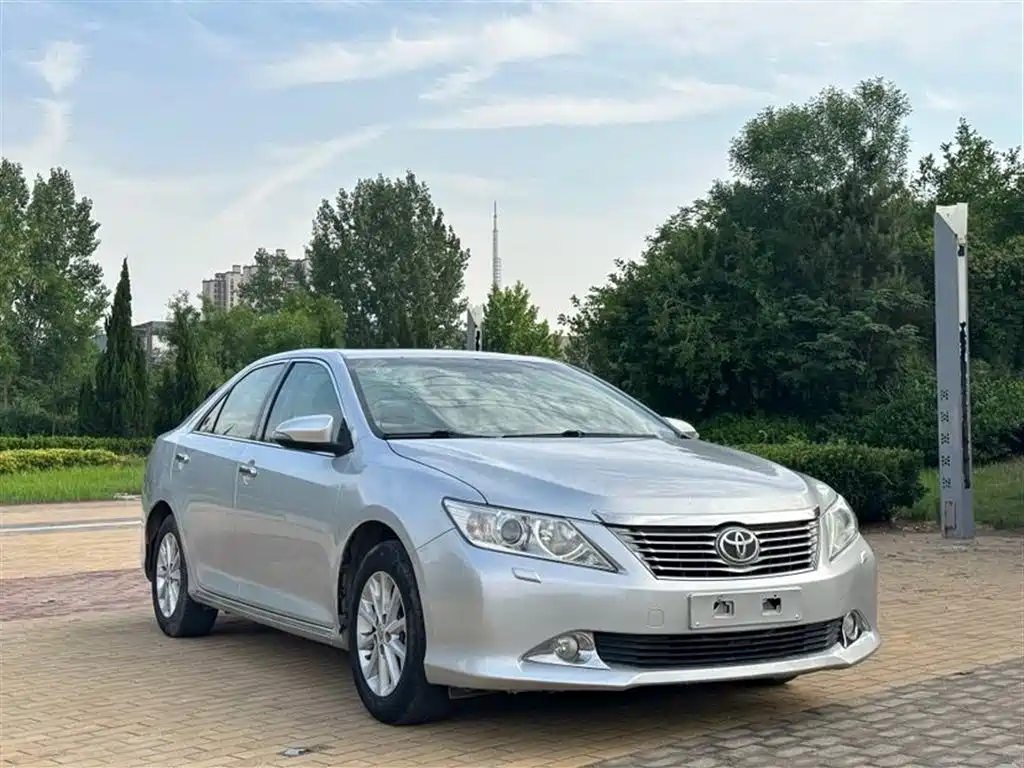 Toyota Camry 2012 2.5G Luxury Edition фото 3
