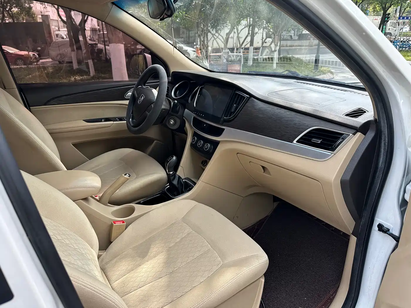 Baojun 730 2018 2016 1.5L Manual Premium 7-Seater (China V)