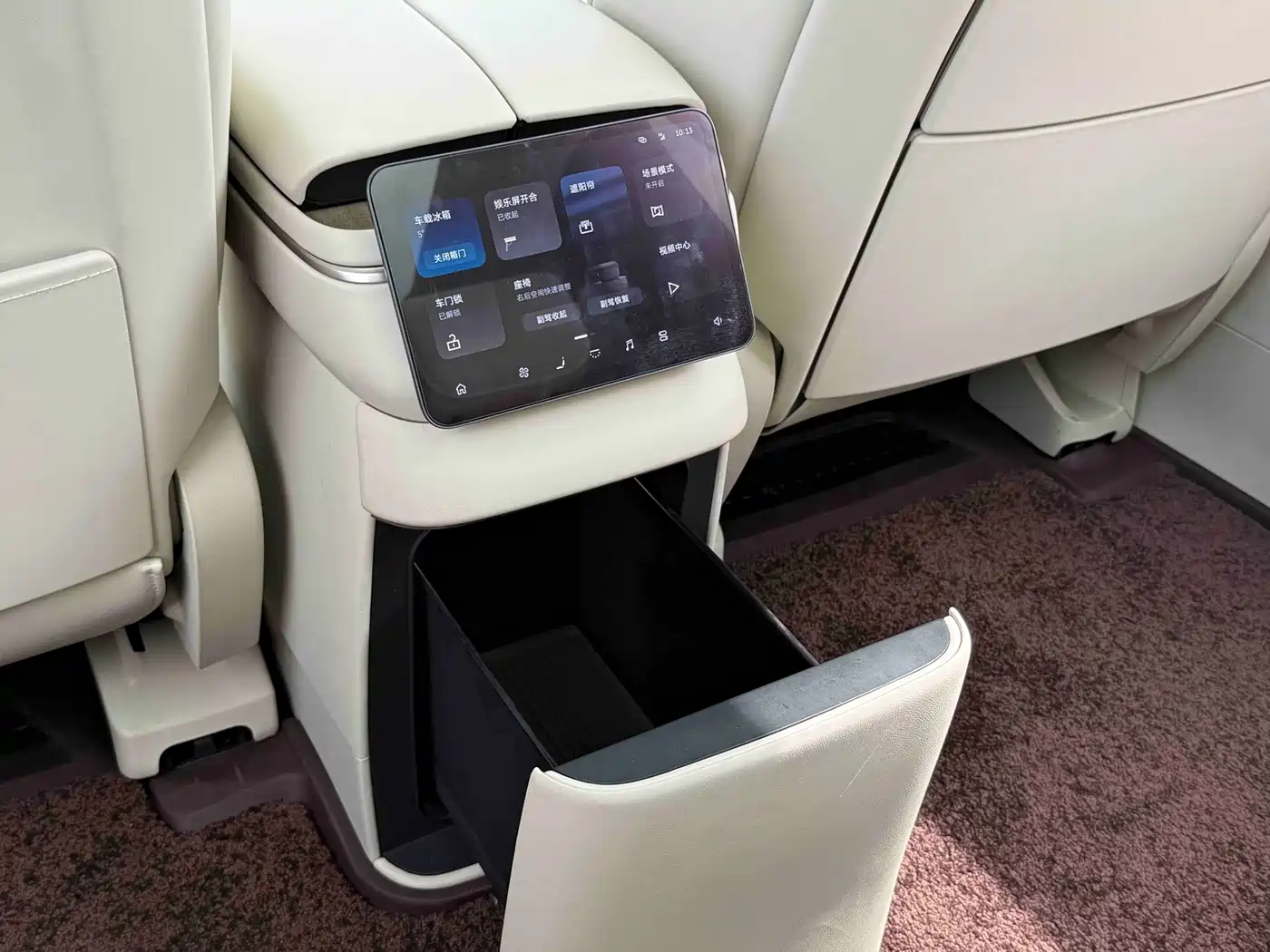 NIO ES8 2026 2025 Model 6-Seat Executive Luxury Edition
