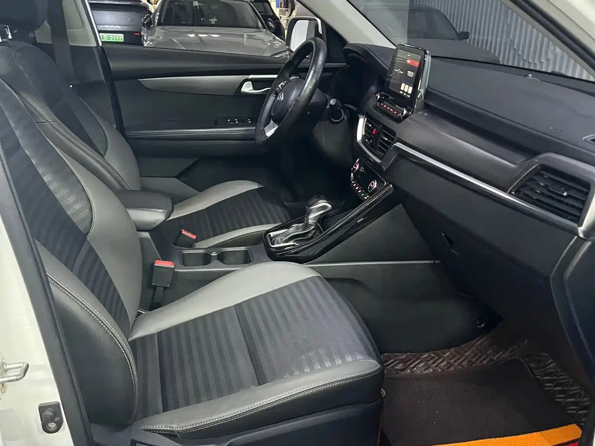 Kia Sportage 2019 2.0L Automatic Smart Luxury Edition фото 17