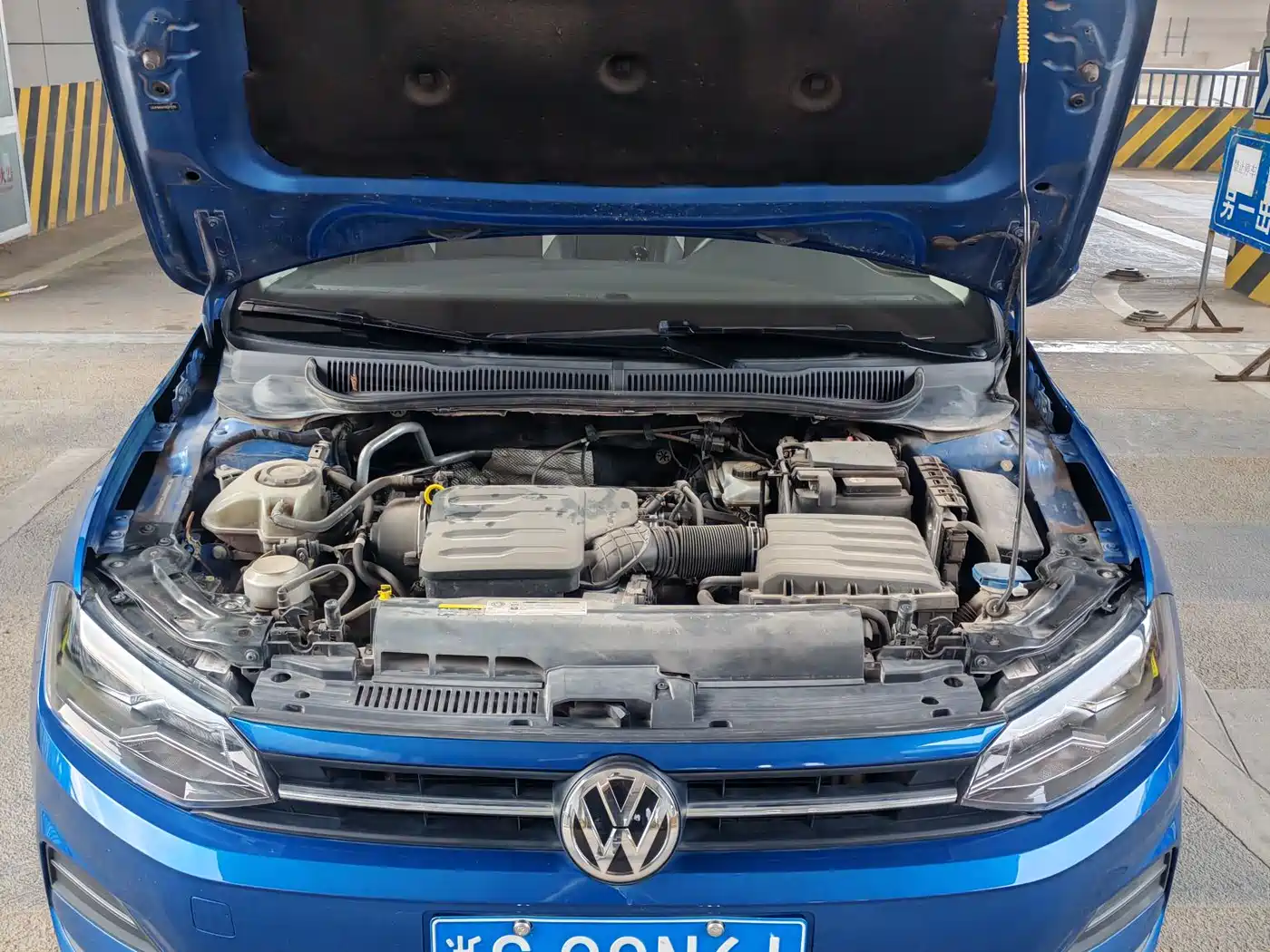 Volkswagen Polo 2019 Plus 1.5L Automatic Colorful Tech Edition фото 15