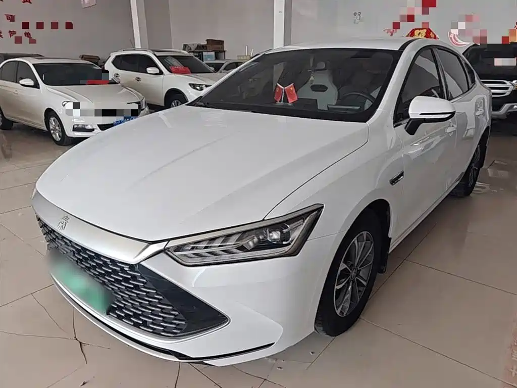 BYD Qin PLUS 2024 Glory Edition DM-i 55KM Leading фото 2