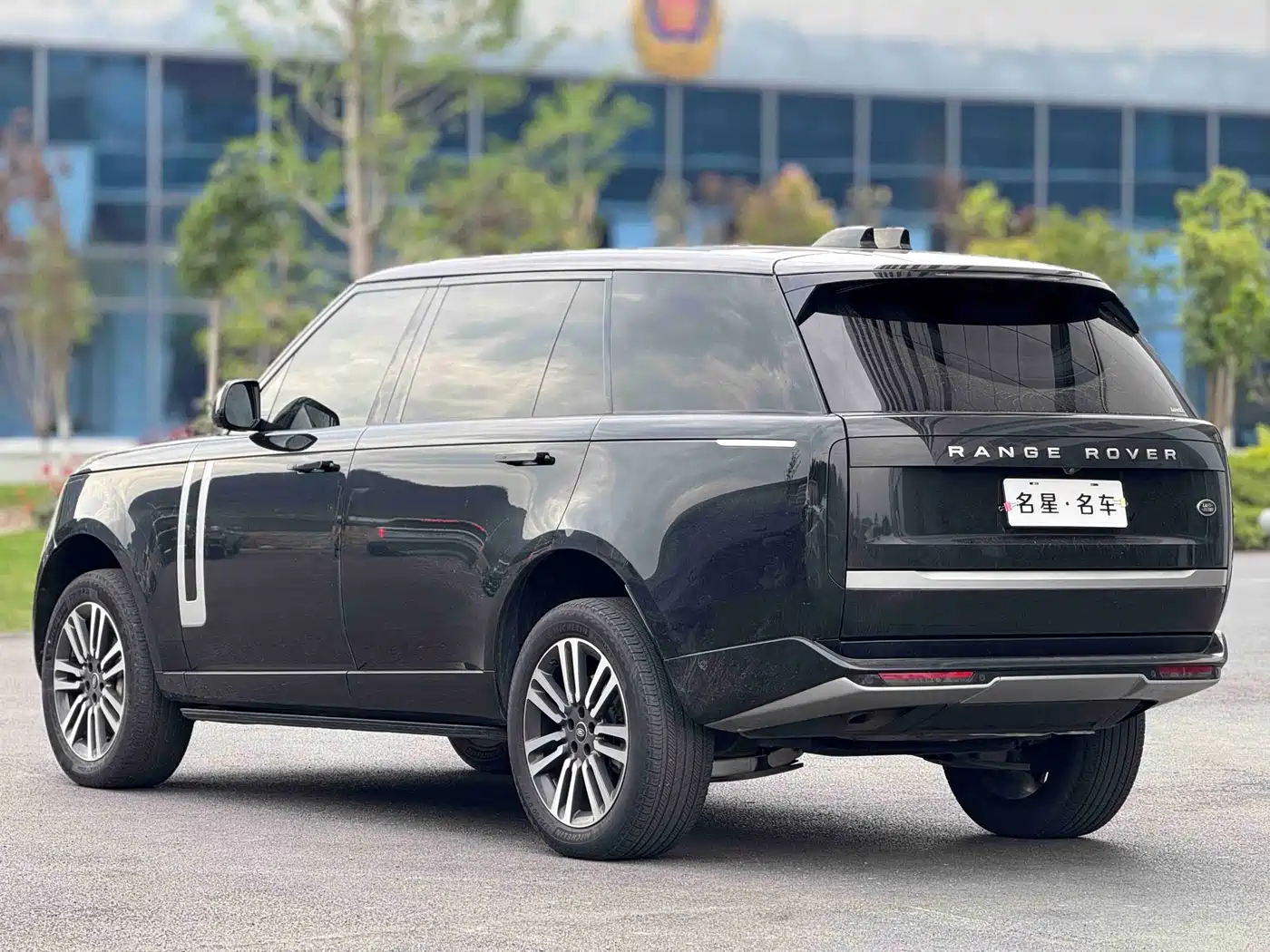 Land Rover Range Rover 2023 3.0 L6 400PS Genesis Extended Version фото 8