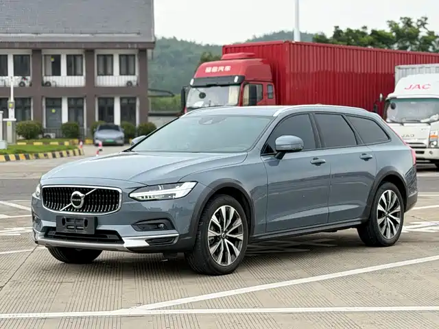 Volvo V90 2021 Model Cross Country B5 AWD Smart Edition