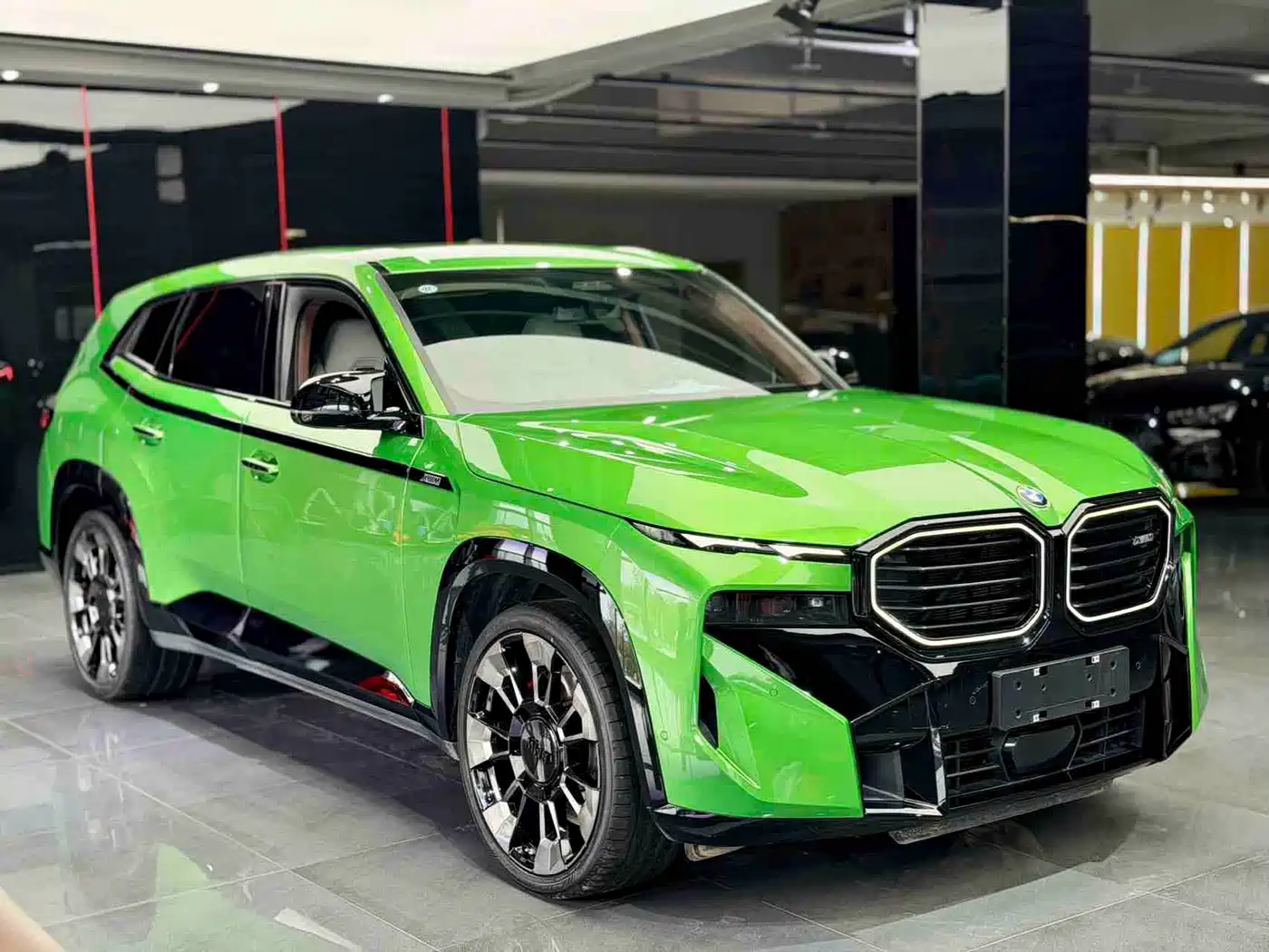 BMW XM 2023 50e фото 2