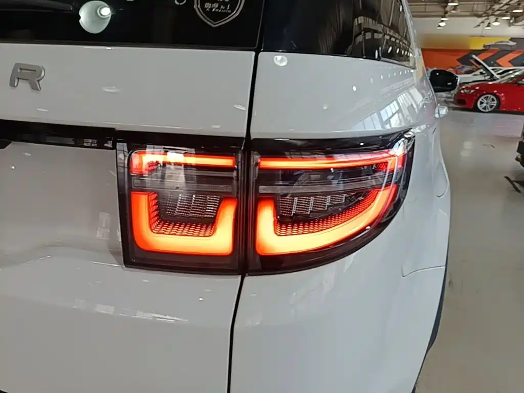 Фото 8 - Land Rover Discovery Sport