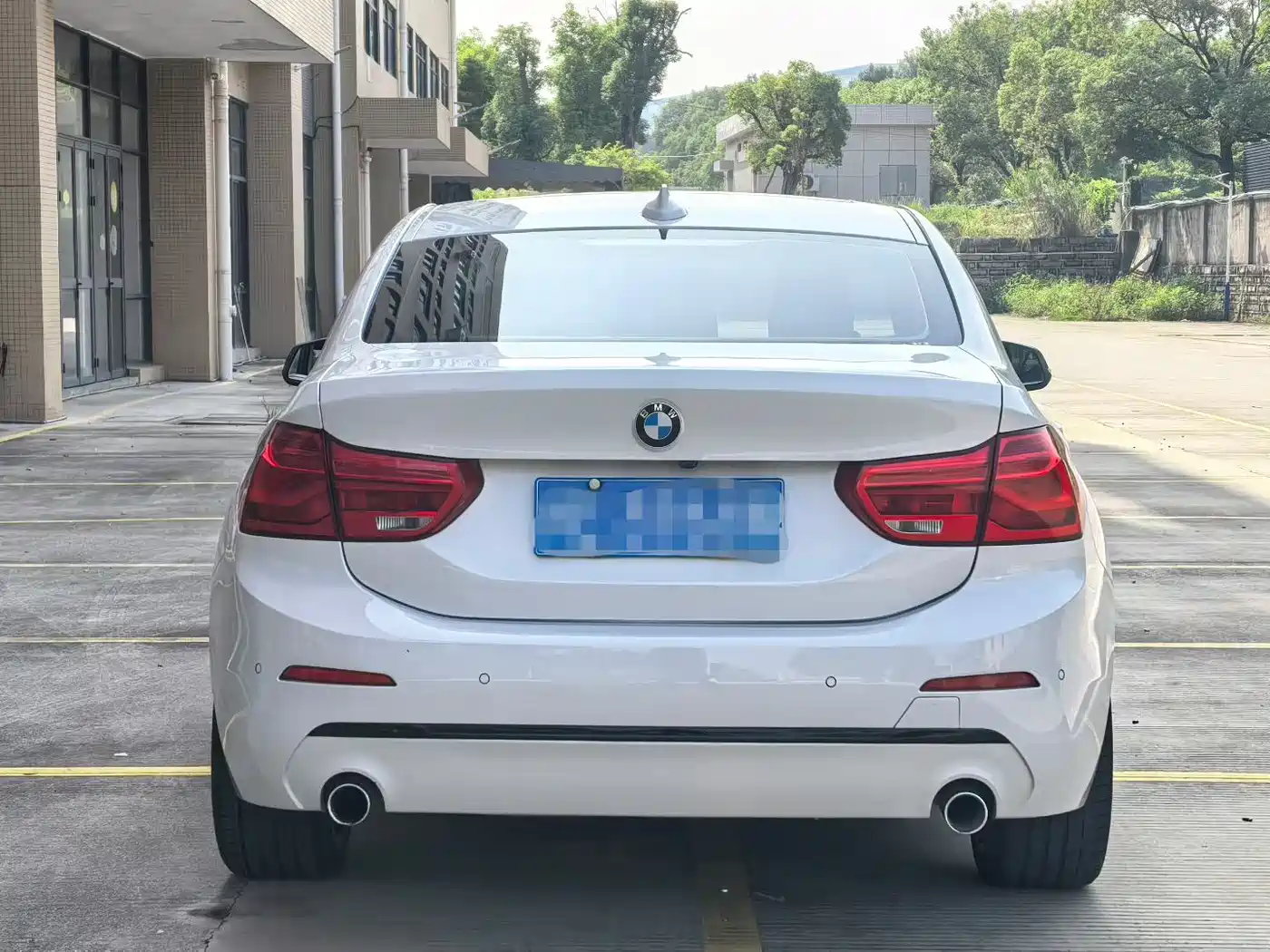 BMW 1 Series 2018 125i Sport Edition фото 8