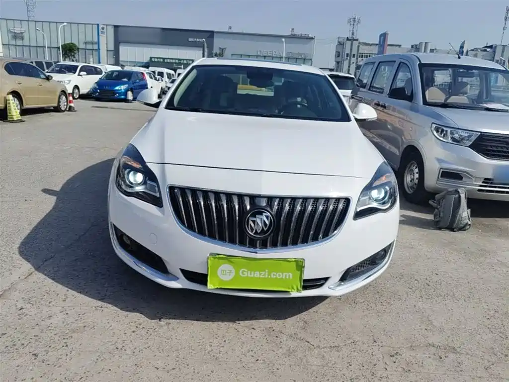 Buick Regal 2015 2.0L Elite Fashion Model фото 3