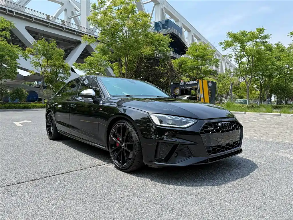 Audi A4L 2020 45 TFSI quattro Premium Elegance фото 3