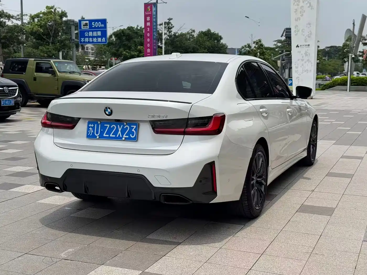 BMW 3 Series 2023 325i M Sport Black Night Package фото 10