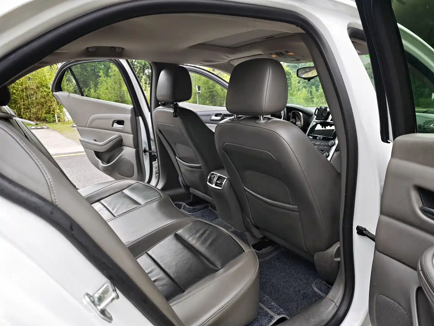 Chevrolet Malibu 2014 2.4L Automatic Luxury фото 10