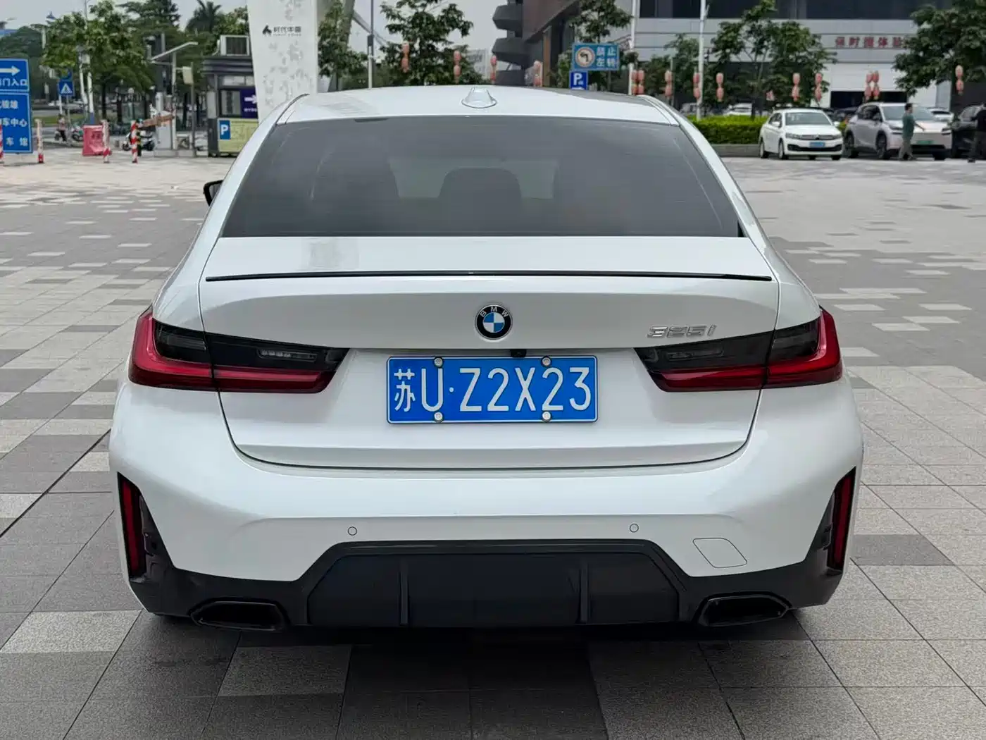 BMW 3 Series 2023 325i M Sport Black Night Package фото 9