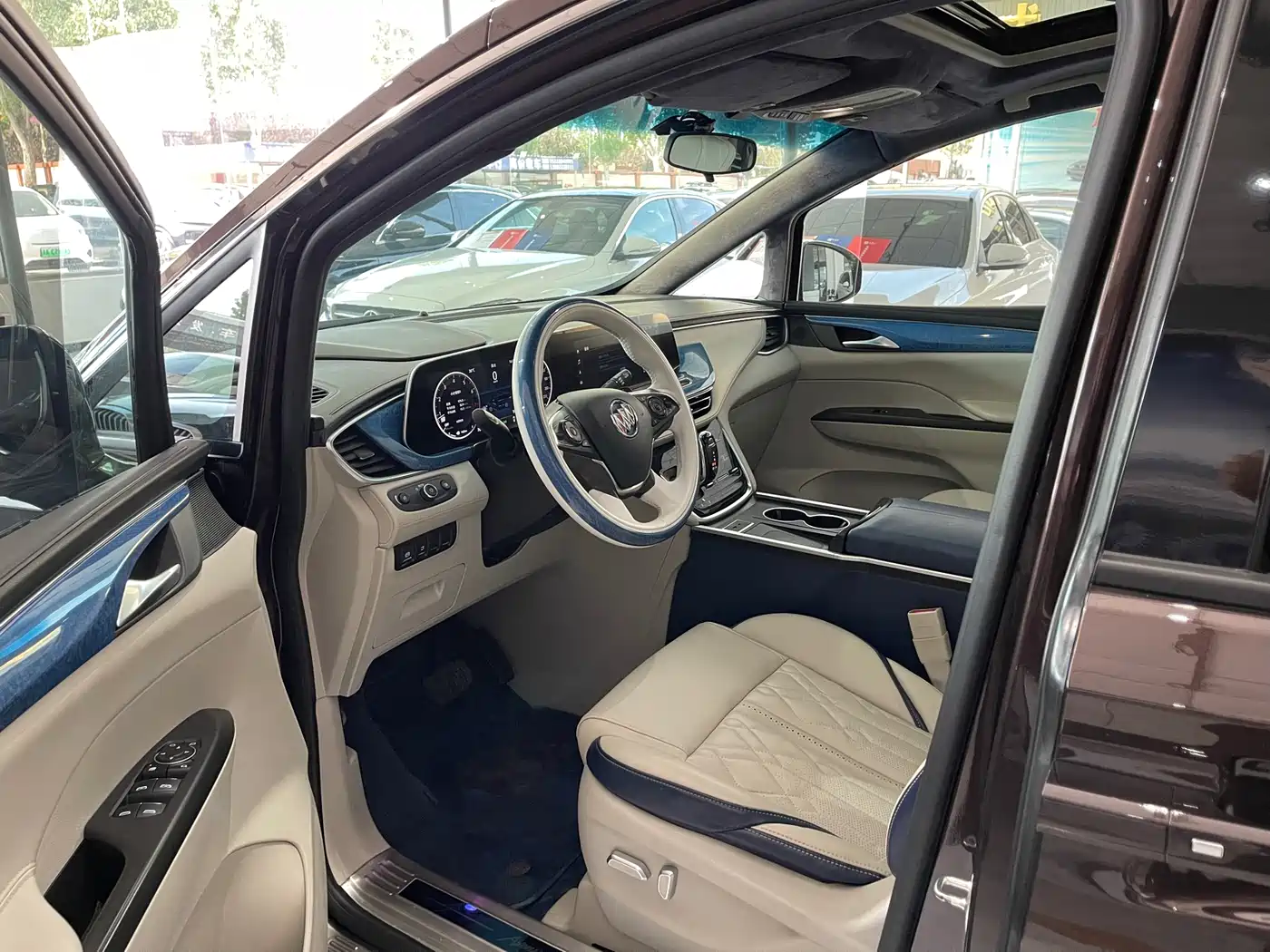 Buick GL8 2021 ES Landlord 653T Comfort фото 4