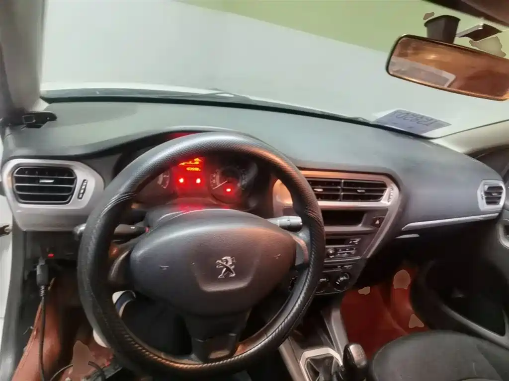 Peugeot 301 2014 1.6L Manual Comfort Edition фото 10