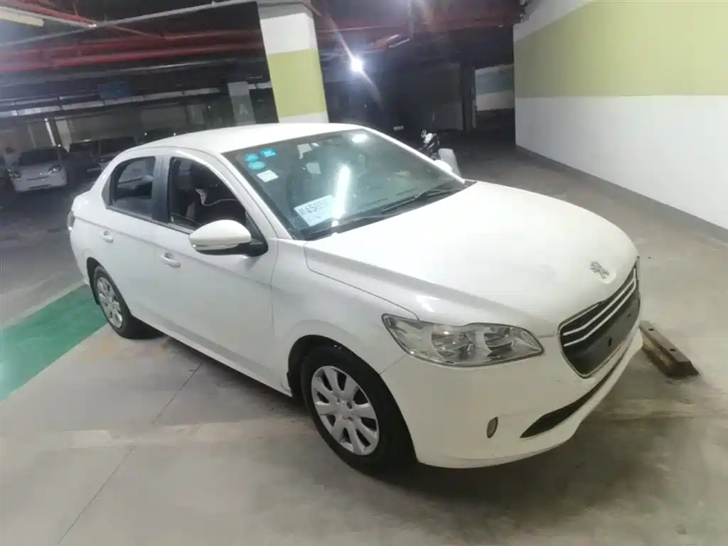Peugeot 301 2014 1.6L Manual Comfort Edition фото 4