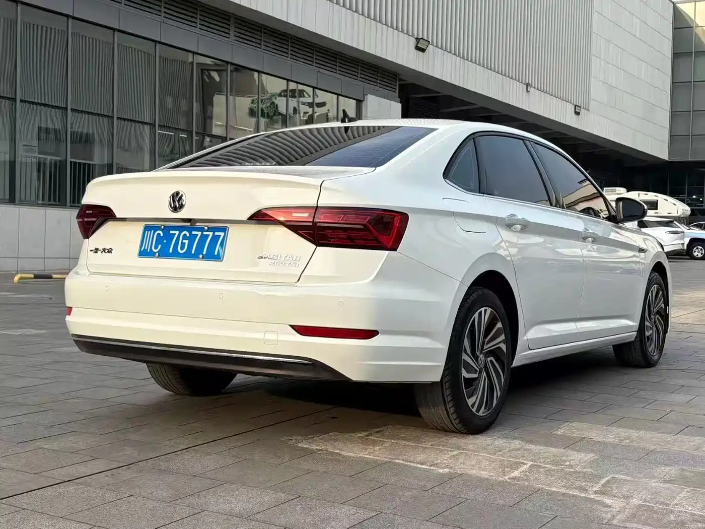 Volkswagen Sagitar 2022 280TSI DSG Surpassing Edition фото 9
