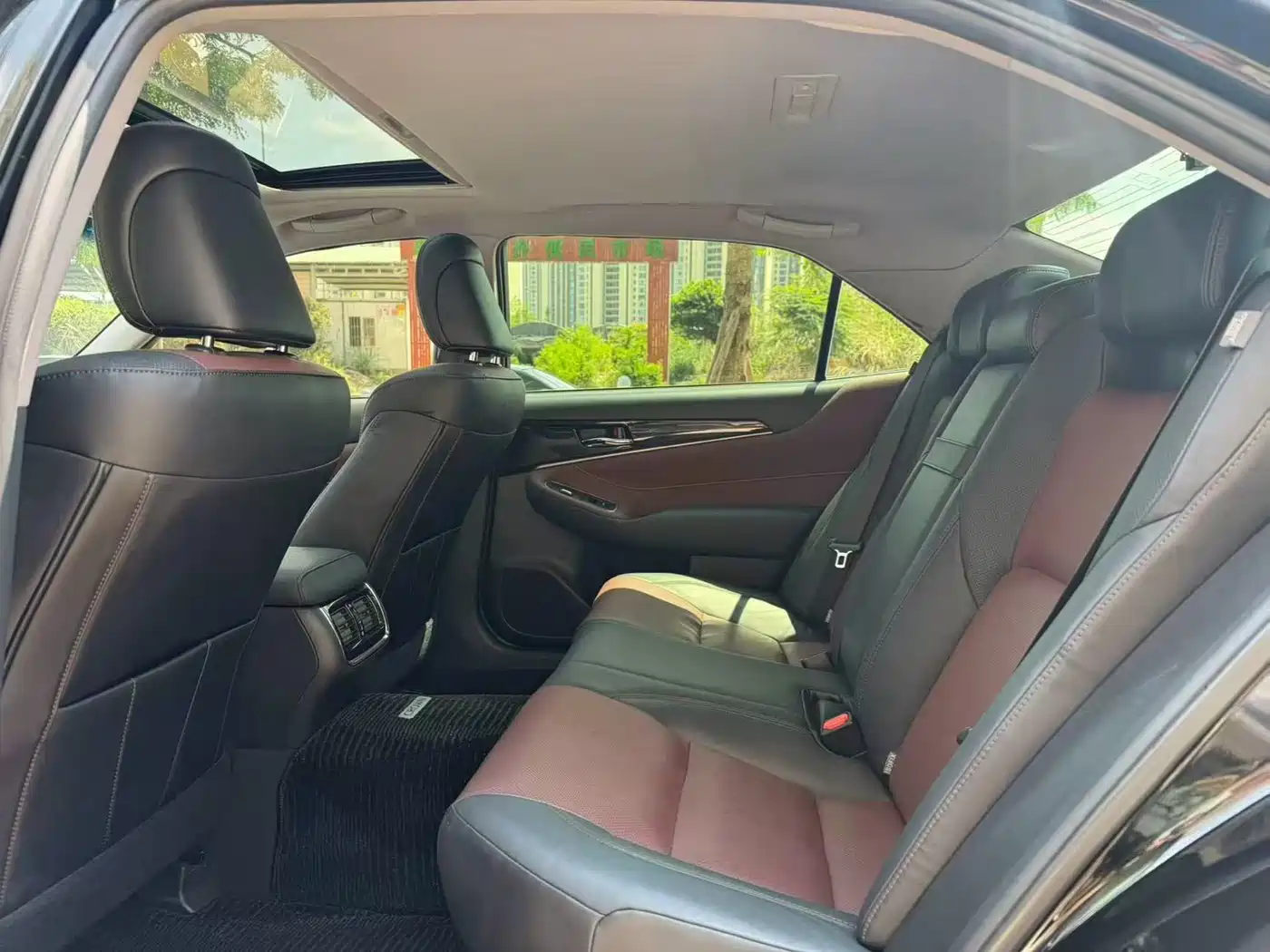 Toyota Crown 2018 2.0T Sport Edition фото 6