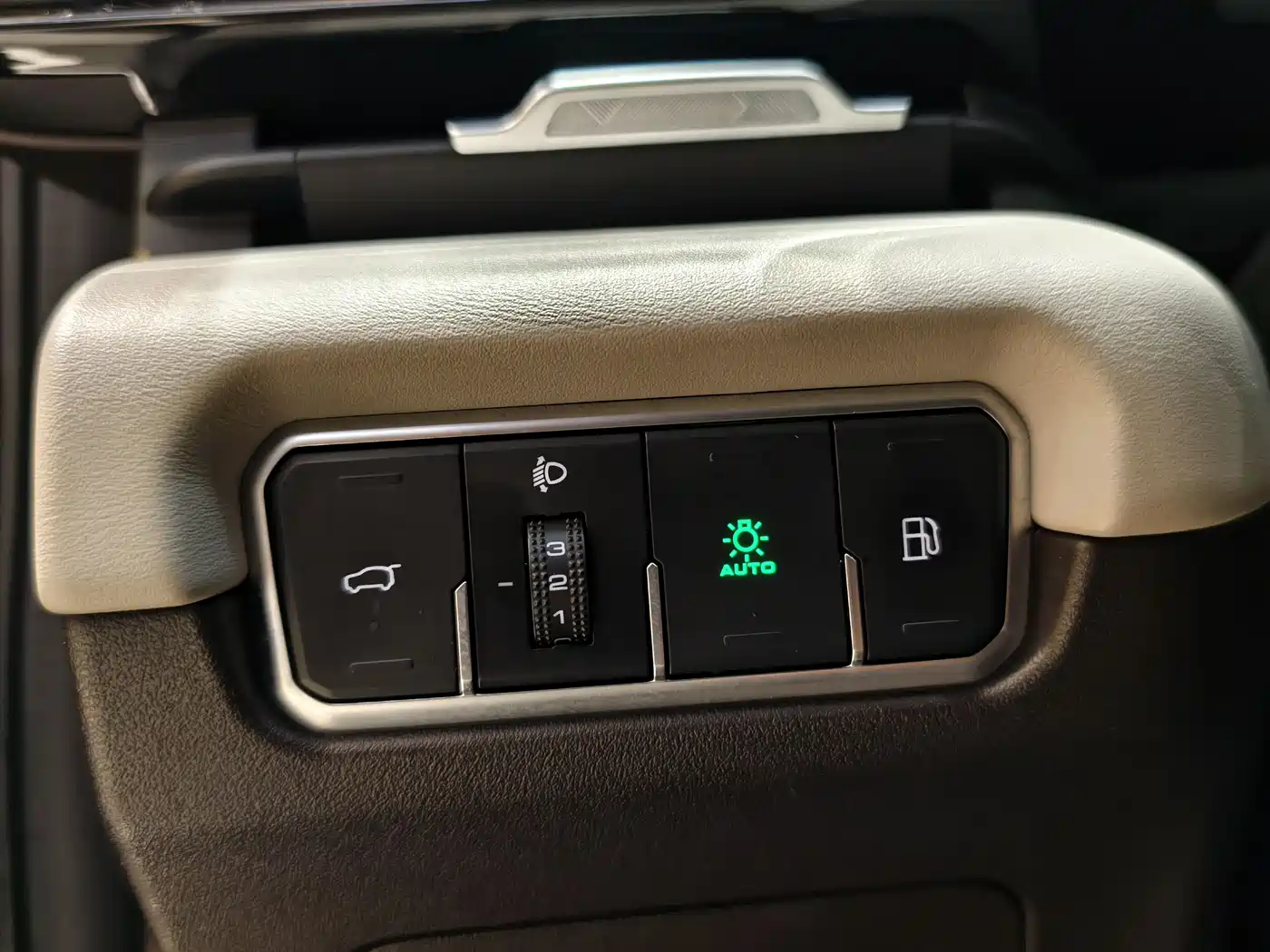 Haval Xiaolong MAX 2023 1.5L Hi4 105 4WD Smart Flagship фото 21
