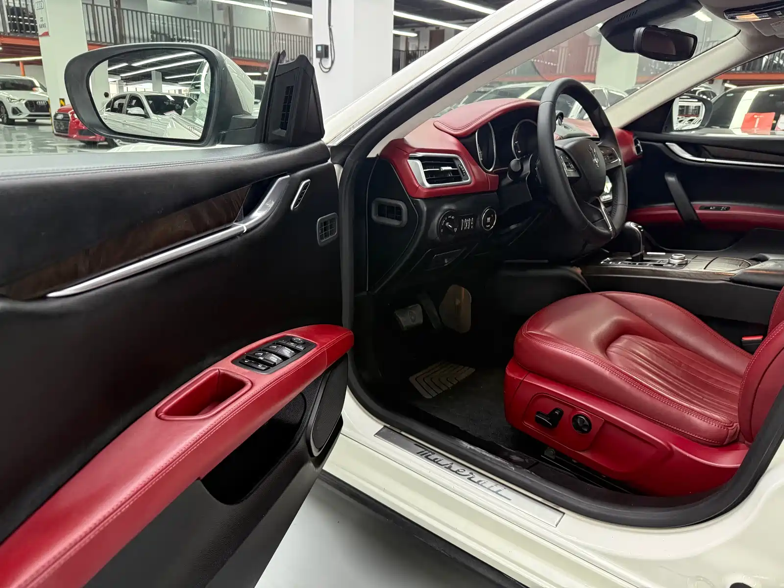 Photo 5 - Maserati Ghibli
