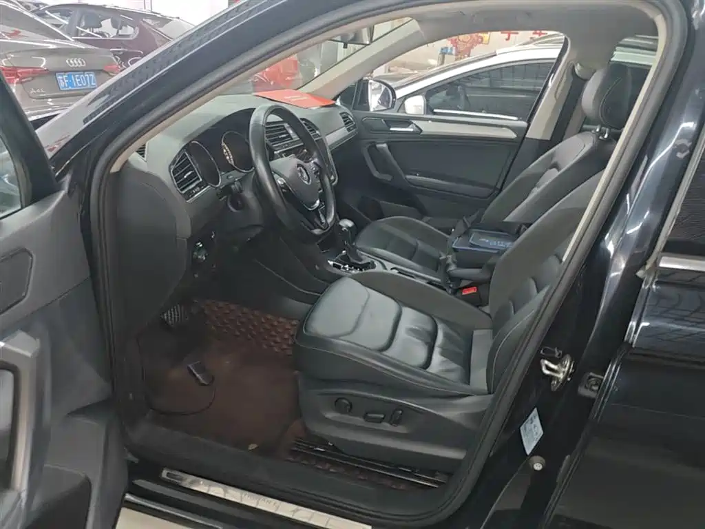 Volkswagen Tiguan L 2019 330TSI Automatic 2WD Panorama Comfort Edition China VI фото 15