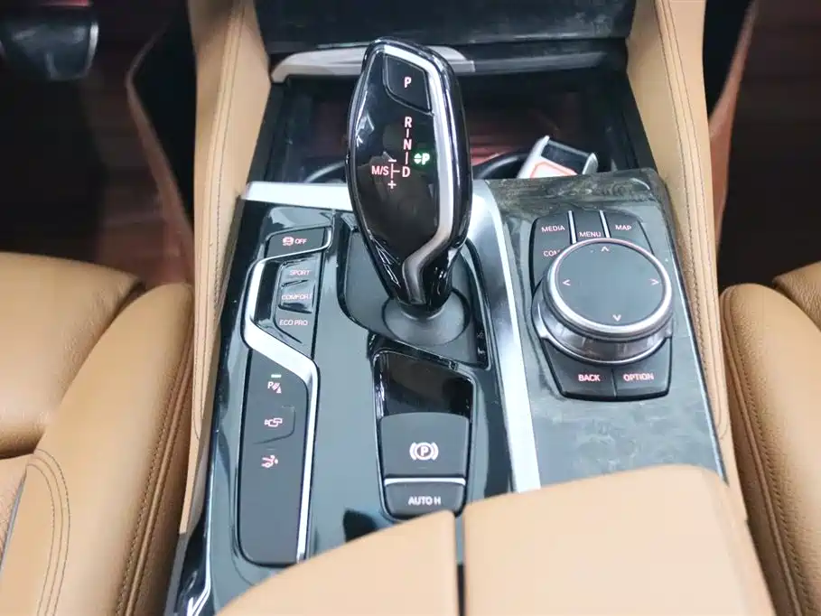 BMW 6 Series GT 2019 630i M Sport Package фото 10