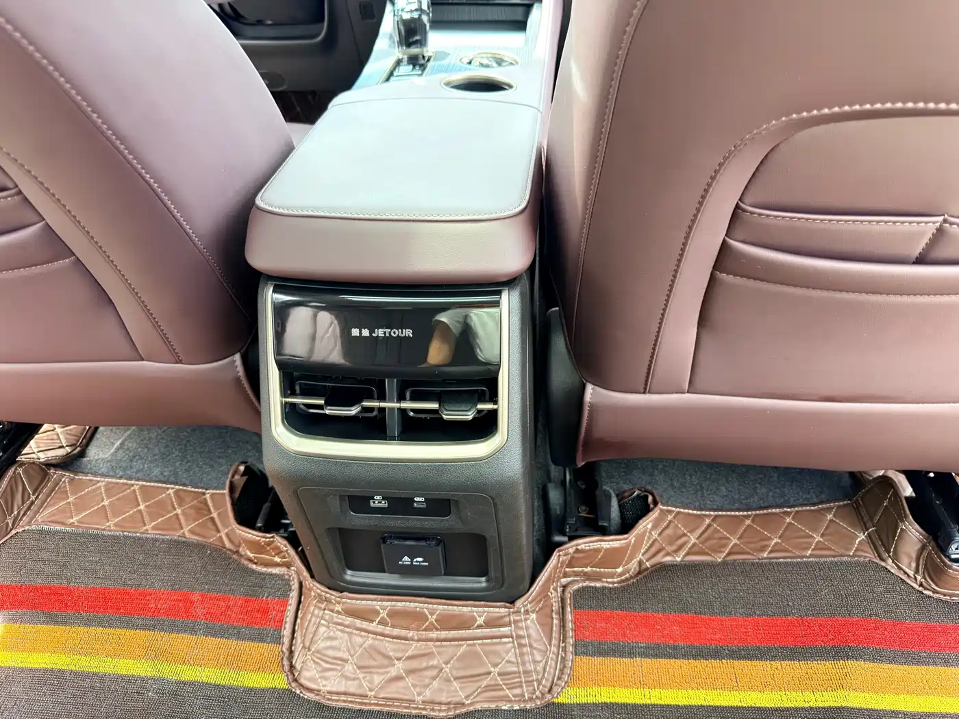 Jetour X90 PRO 2024 2024 2.0T DCT Luxury 7-Seater