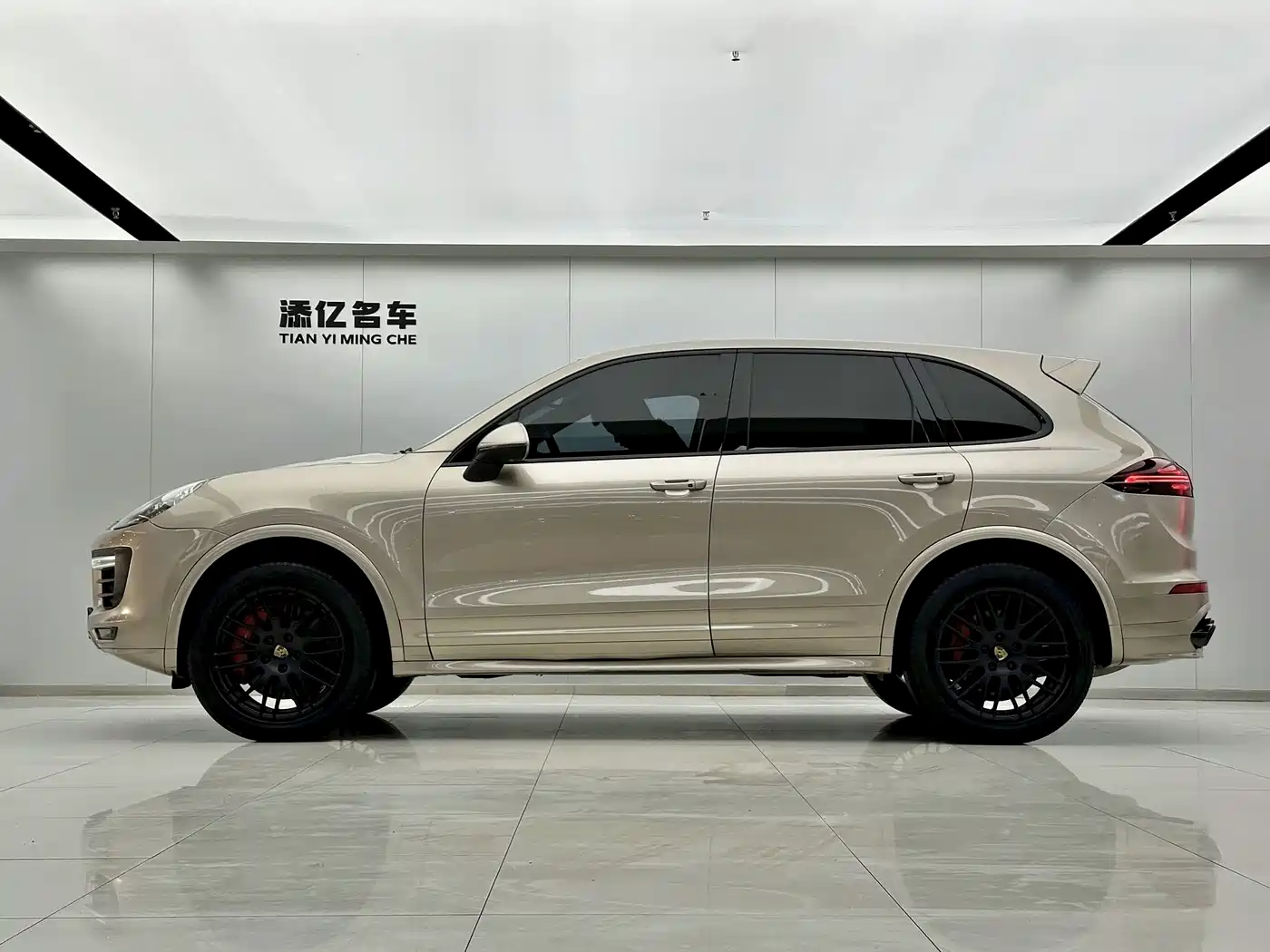 Porsche Cayenne 2015 Cayenne GTS 3.6T фото 4