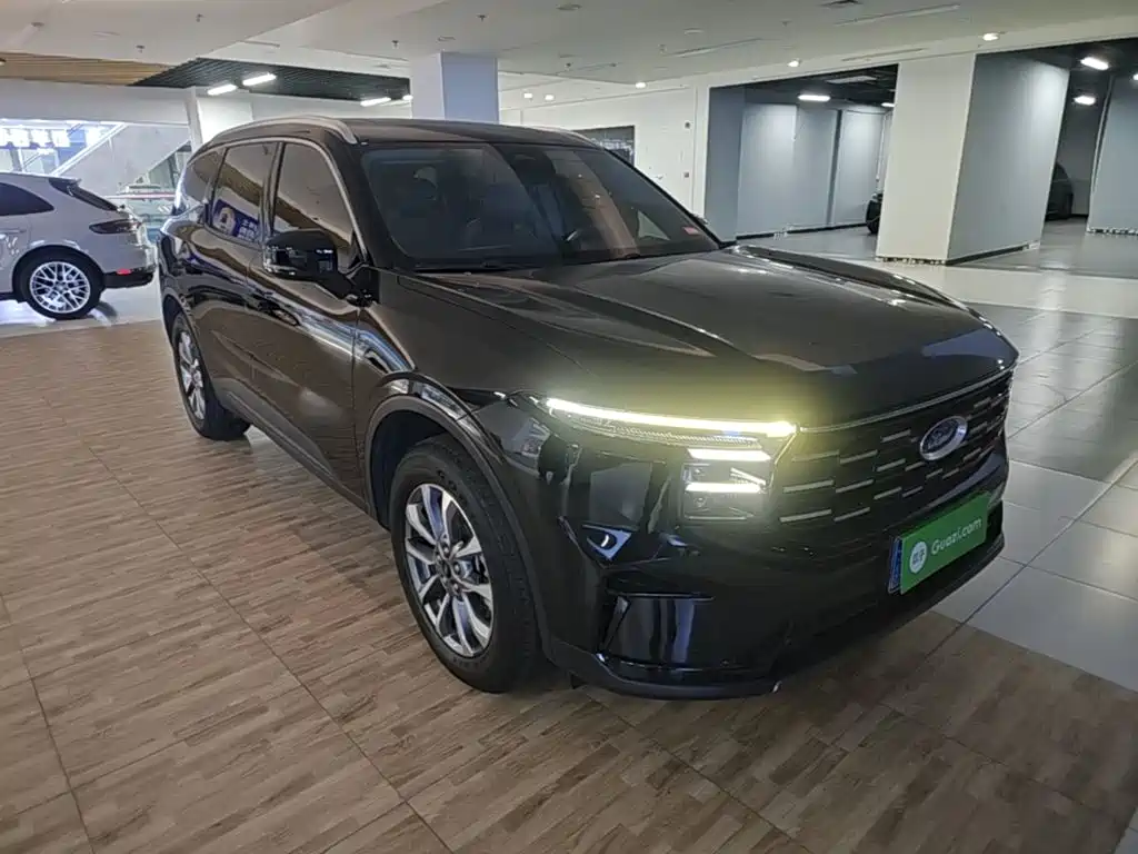 Фото 4 - Ford Edge