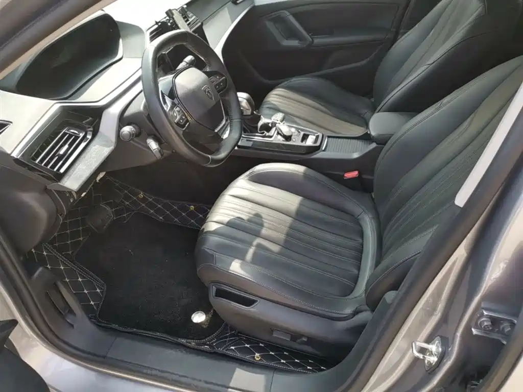 Peugeot 408 2022 1.6T Light Chaser Edition фото 16
