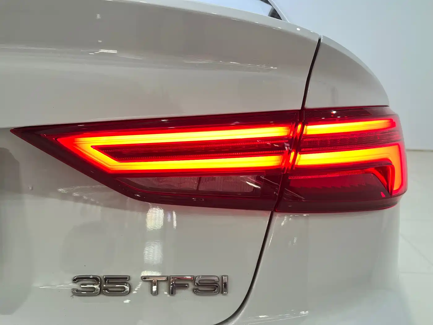 Audi A3 2018 30th Anniversary Limousine 35 TFSI Style фото 17