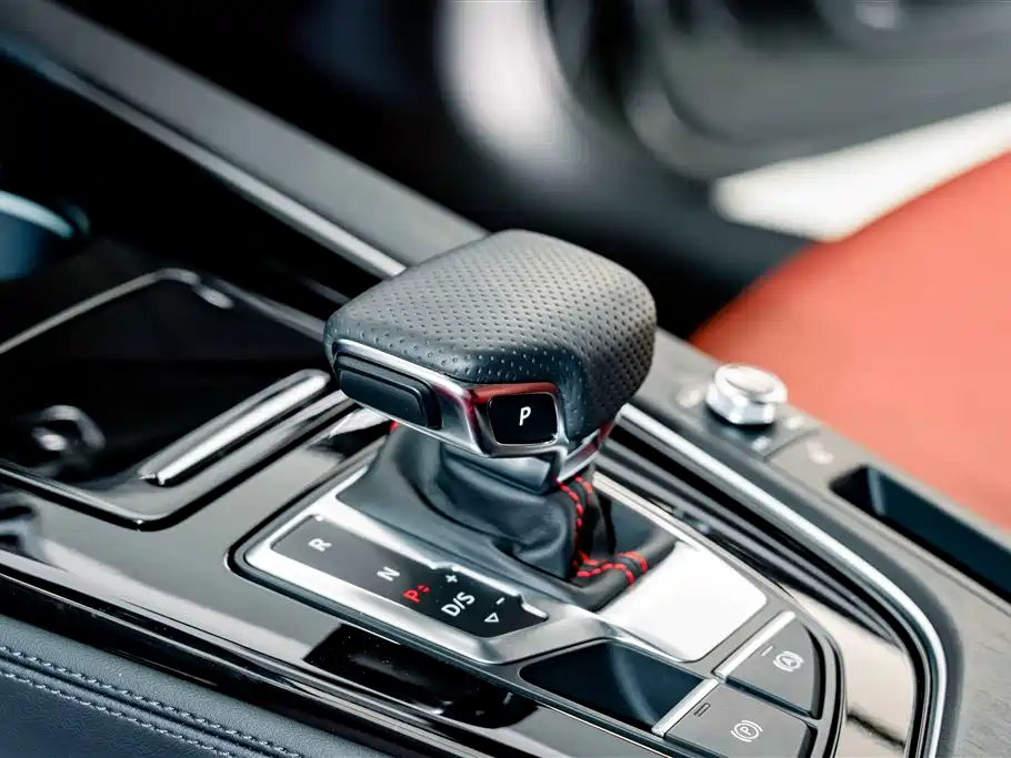 Фото 14 - Audi A4L